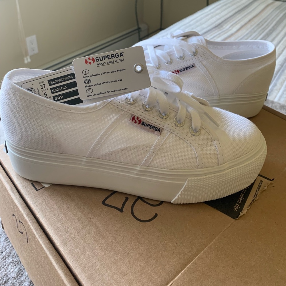 White platform Supergas
